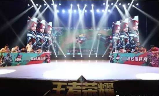 神回来了！ rookie 的 Crow 1拉动3次爆炸控制了 Royal Never Give Up 的早期崩溃， Invictus Gaming 获得了赛点