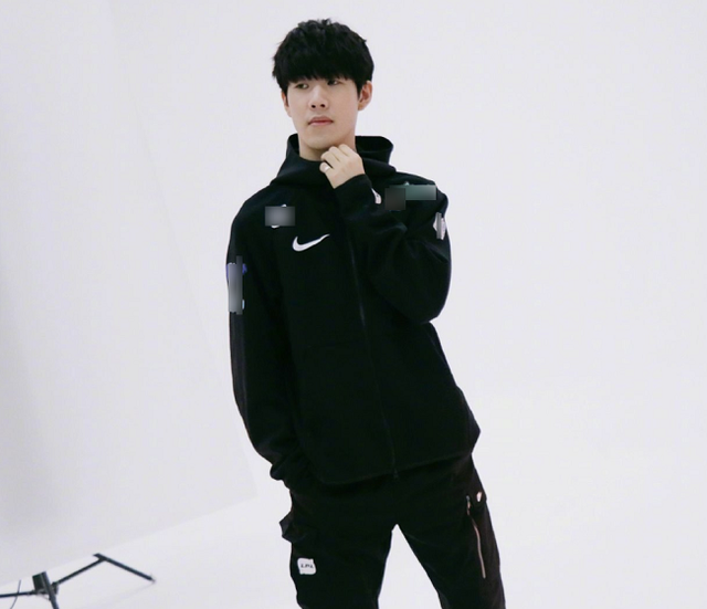 恭喜T1获得六次世界冠军！