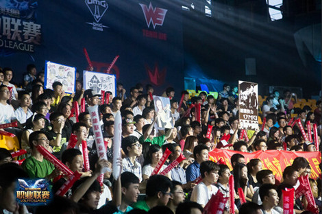 LPL官方公告：LPL战队将在自家基地或上海主场远程参加MSI季中赛